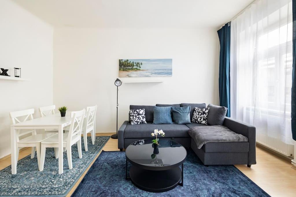 Beautiful 1 Bedroom Apartment Near Schoenbrunn Vienna Luaran gambar